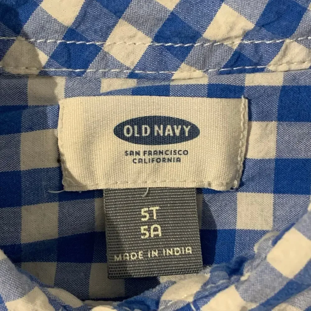Old Navy boys’ short-sleeve button-down shirt in blue & white gingham check 5T